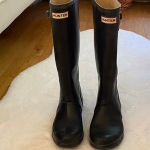 Women’s Navy Blue Hunter Rain Boots size 7